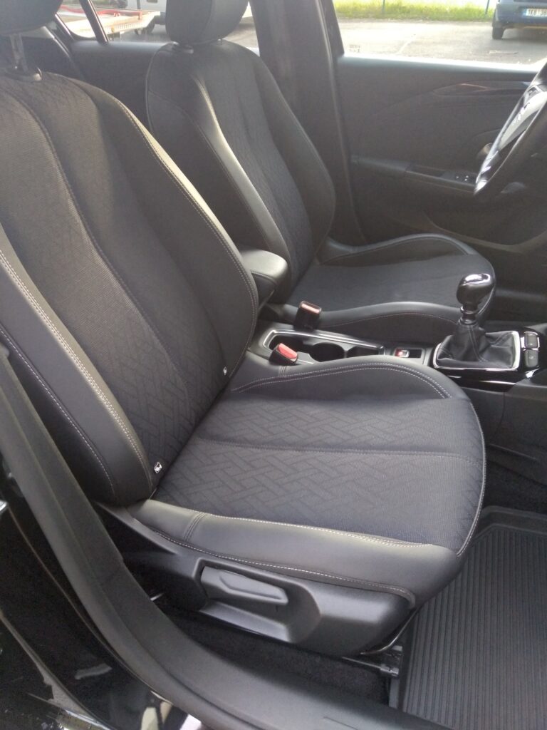 Opel Corsa F 1.2i Elegance