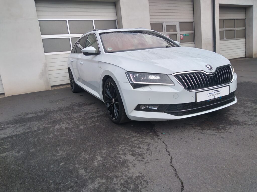 Škoda Superb Combi 2.0Tdi 4x4 Laurin & Klement