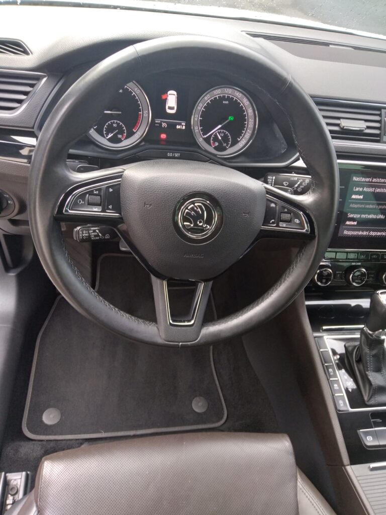 Škoda Superb Combi 2.0Tdi 4x4 Laurin & Klement