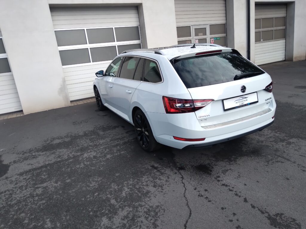 Škoda Superb Combi 2.0Tdi 4x4 Laurin & Klement