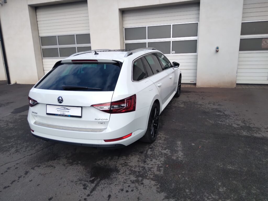 Škoda Superb Combi 2.0Tdi 4x4 Laurin & Klement