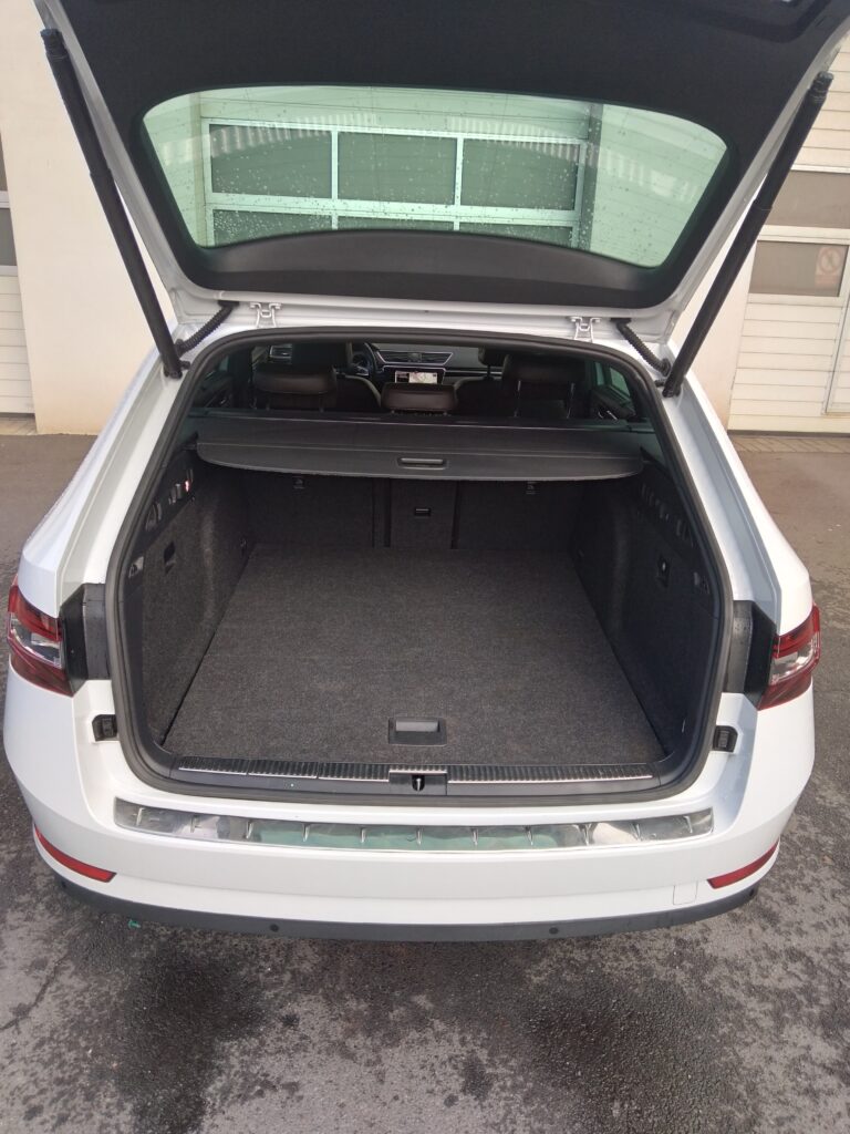 Škoda Superb Combi 2.0Tdi 4x4 Laurin & Klement