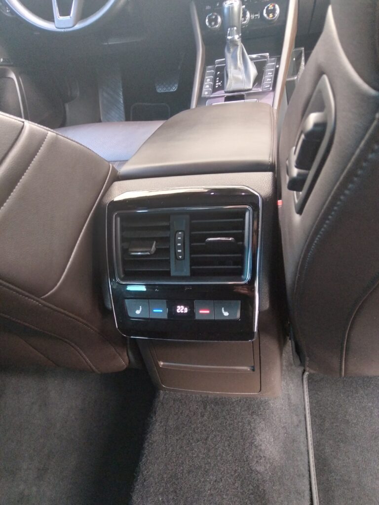 Škoda Superb Combi 2.0Tdi 4x4 Laurin & Klement