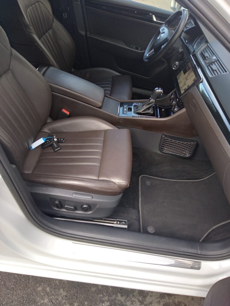 Škoda Superb Combi 2.0Tdi 4x4 Laurin & Klement