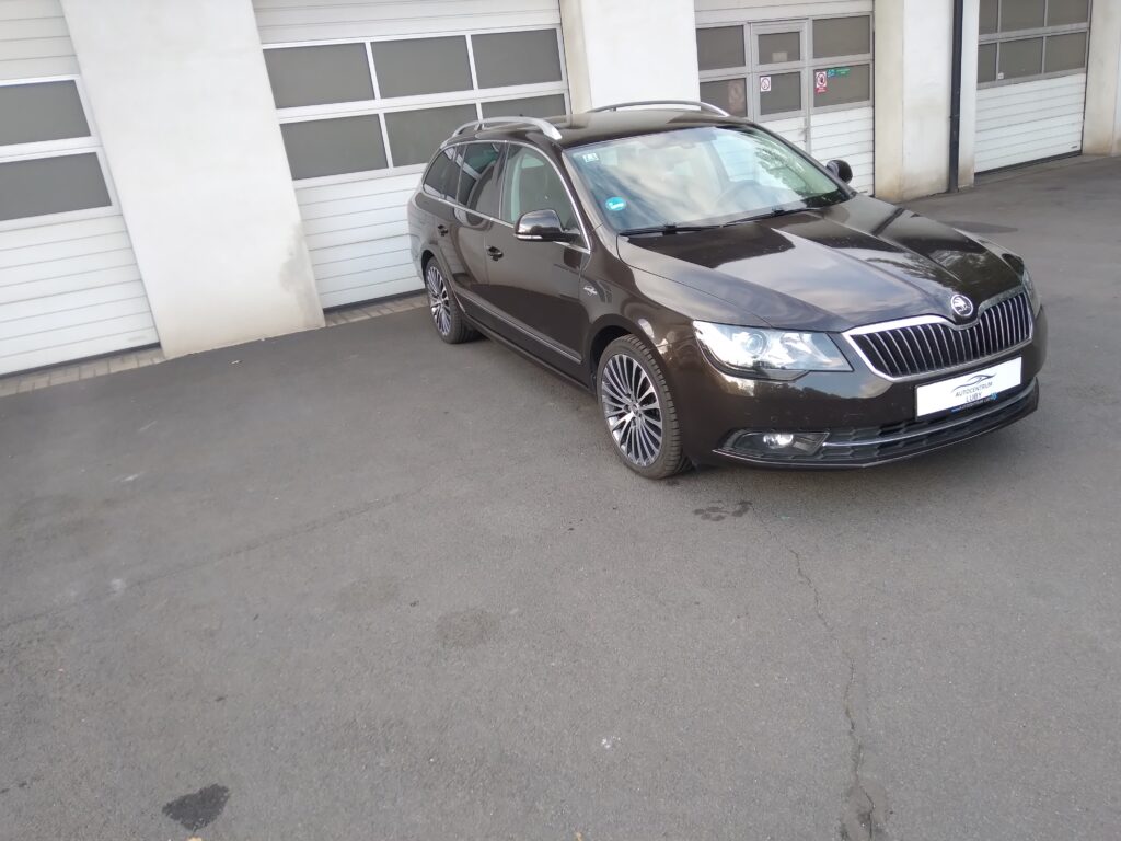 Škoda Superb Combi 3.6 V6 4x4 DSG Laurin & Klement