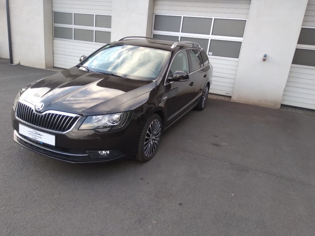 Škoda Superb Combi 3.6 V6 4x4 DSG Laurin & Klement