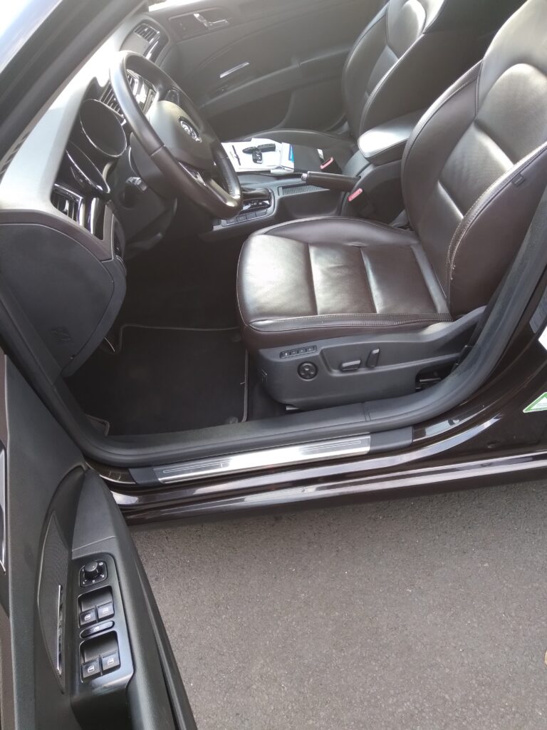 Škoda Superb Combi 3.6 V6 4x4 DSG Laurin & Klement