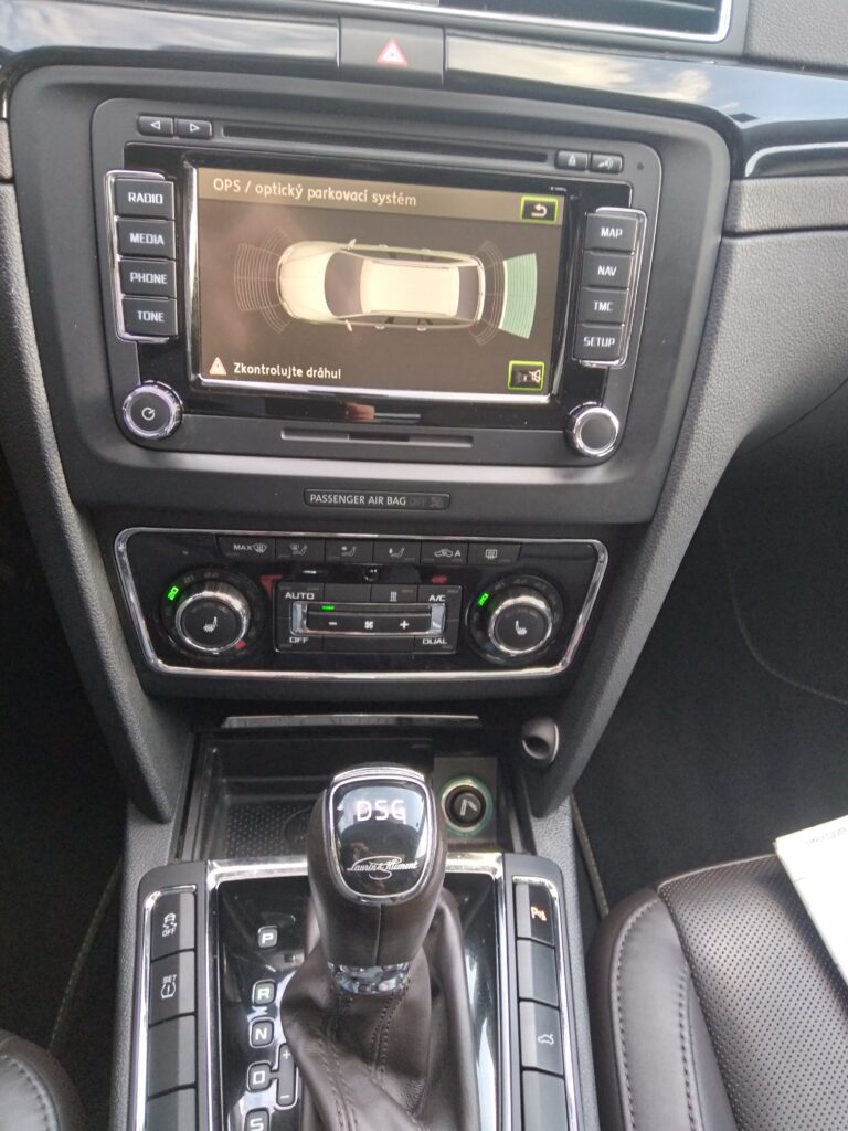 Škoda Superb Combi 3.6 V6 4x4 DSG Laurin & Klement