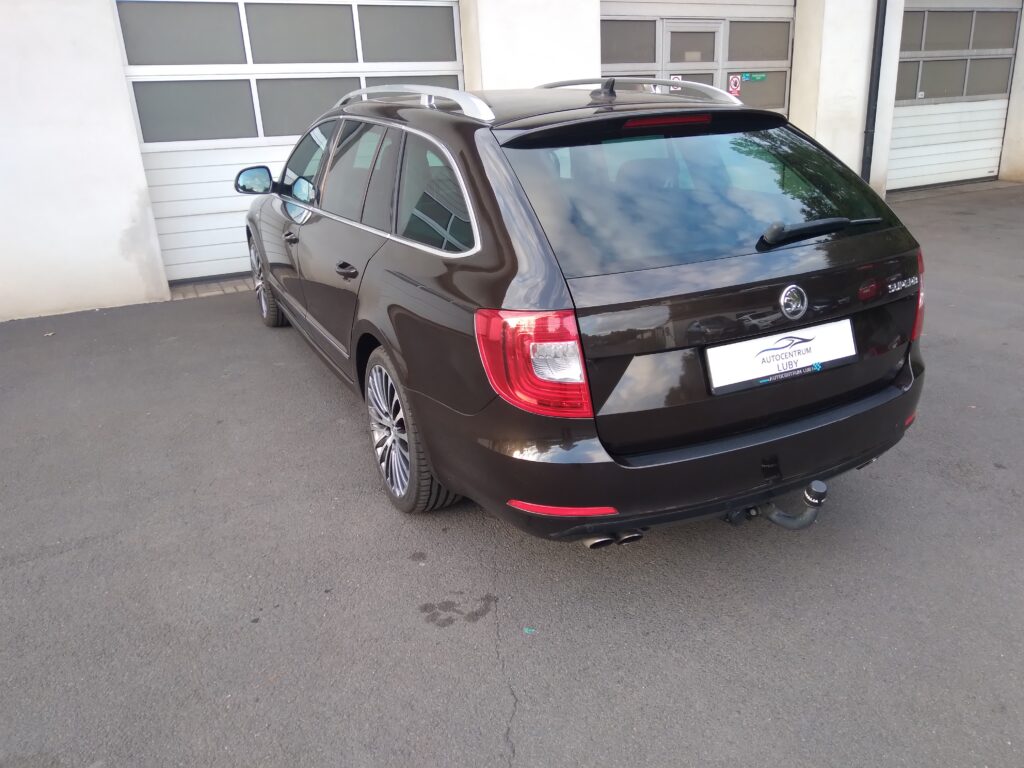 Škoda Superb Combi 3.6 V6 4x4 DSG Laurin & Klement