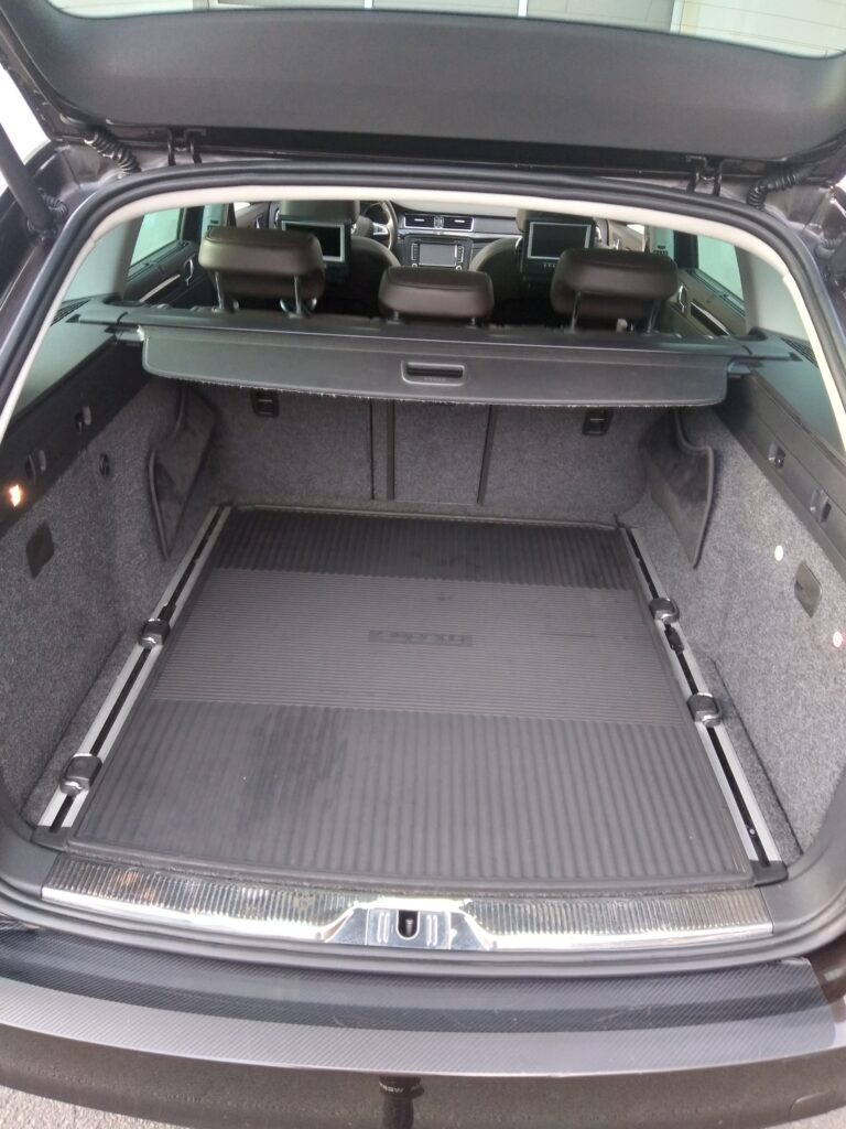 Škoda Superb Combi 3.6 V6 4x4 DSG Laurin & Klement