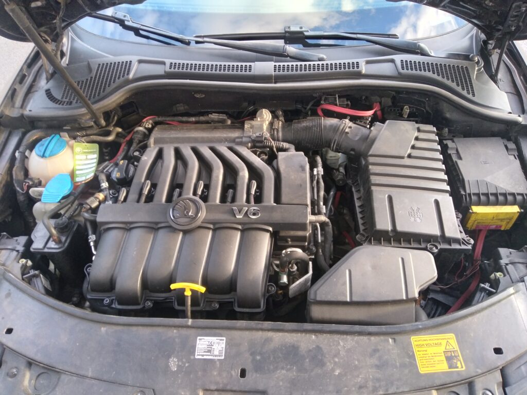 Škoda Superb Combi 3.6 V6 4x4 DSG Laurin & Klement