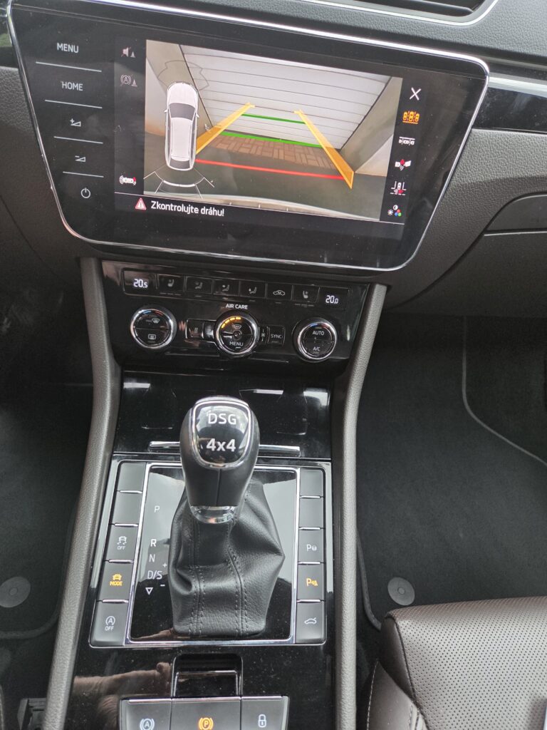 Škoda Superb 2.0Tdi 4x4 Laurin & Klement